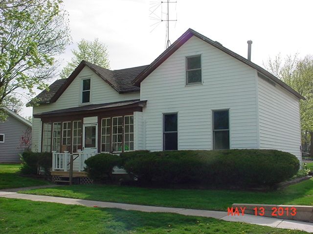 561 N Wisconsin St, Genoa City, WI 53128