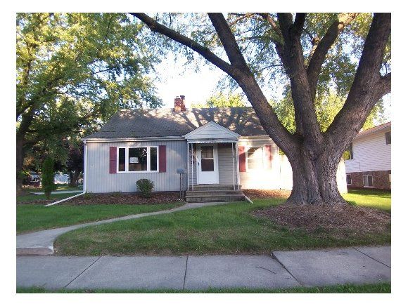 809 Bellevue St, Green Bay, WI 54302