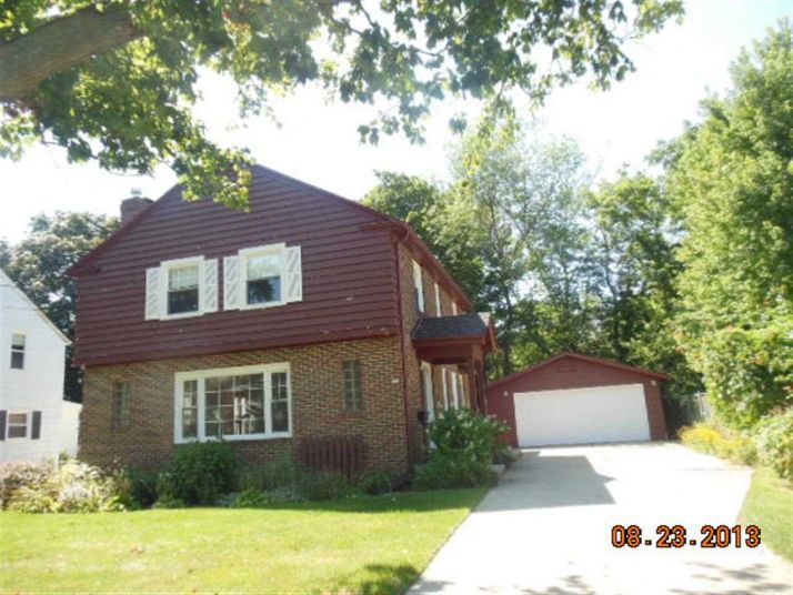 412 Grove St, Janesville, WI 53545