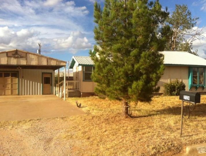 2124 S 2nd St, Tahoka, TX 79373