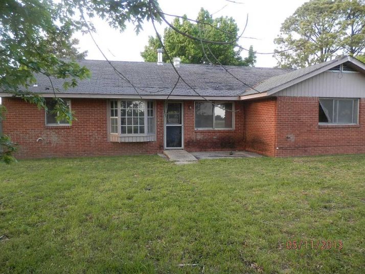 1405 S Lee Cir, Blytheville, AR 72315