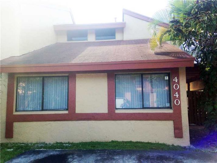 4040 W 8 LN # 40, Hialeah, FL 33012