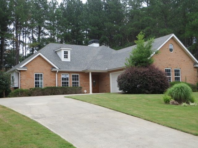 50 Spratlin Ponds Dr, Hull, GA 30646