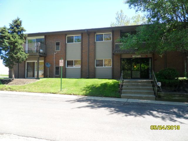 4415 Blackhawk Ln Apt 202, Lisle, IL 60532