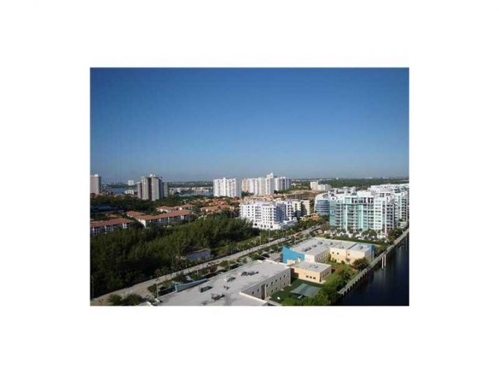 3330 NE 190 ST # 2018, Miami, FL 33180