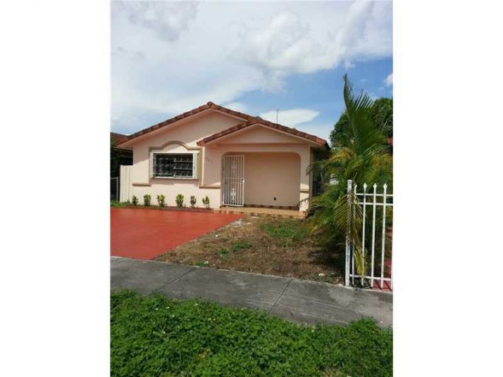 2637 W 70 PL, Hialeah, FL 33016