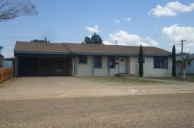 709 E Oak St, Brownfield, TX 79316