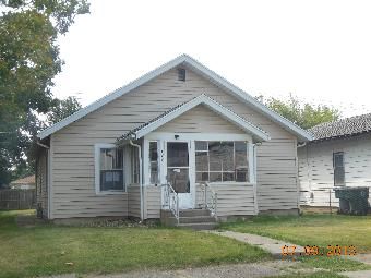 2221 W 9th St, Muncie, IN 47302