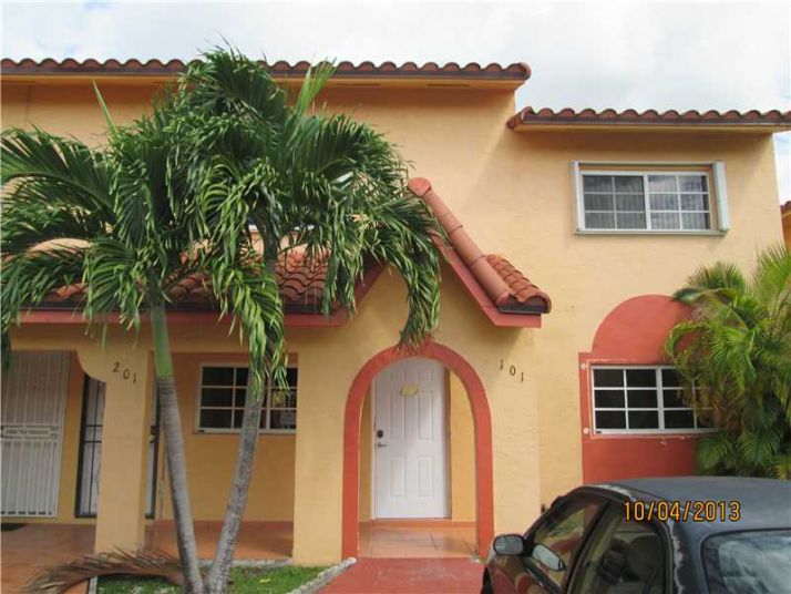 7643 W 29th Ln Apt 101, Hialeah, FL 33018