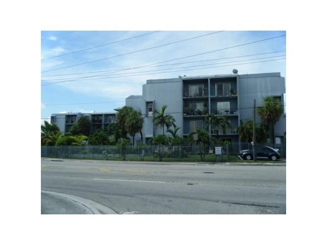 6780 W 2 CT # 406, Hialeah, FL 33012