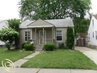 18801 Washtenaw St, Harper Woods, MI 48225