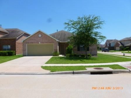 202 Unique Ct, Rosharon, TX 77583