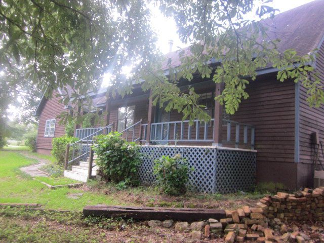 203 Edgewood Dr, Carriere, MS 39426