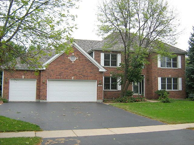 Red Cypress Dr, Cary, IL 60013