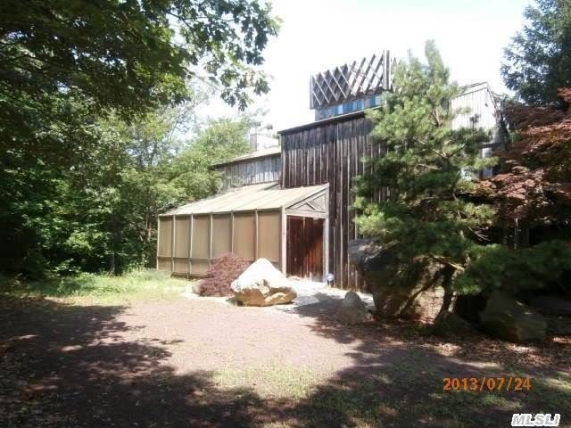 4 Silver Beech Ln, Calverton, NY 11933