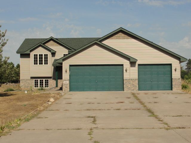 29449 125th St NW, Princeton, MN 55371