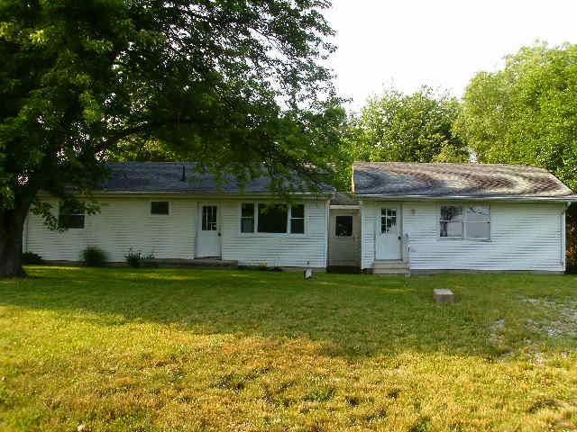 17980 Cross Creek Rd, Bowling Green, OH 43402