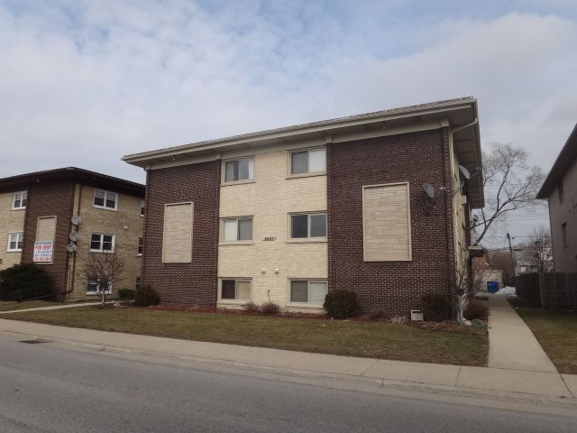 4421 Prescott Ave Apt 5, Lyons, IL 60534