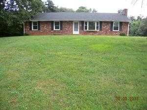 103 Oak Branch Ct, Vinton, VA 24179