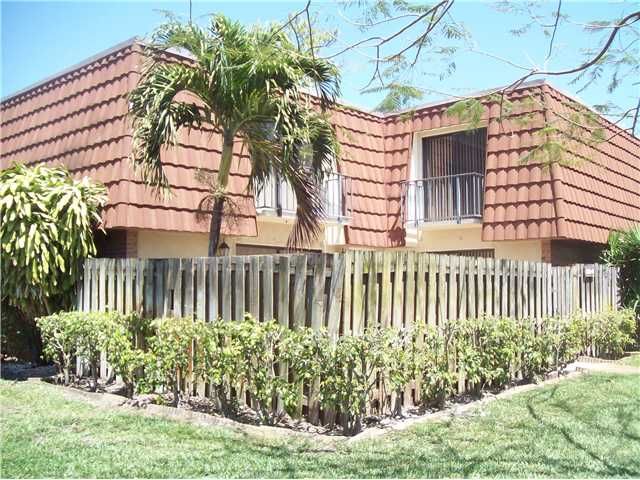 3110 San Clara Dr Apt B, Delray Beach, FL 33445