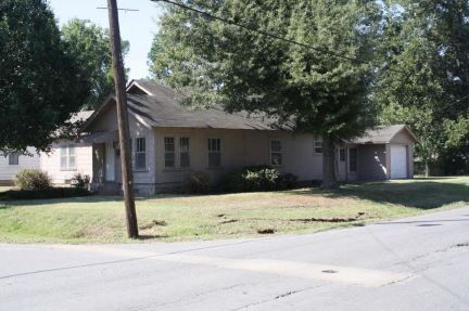 1002 South Wood Str, Stuttgart, AR 72160