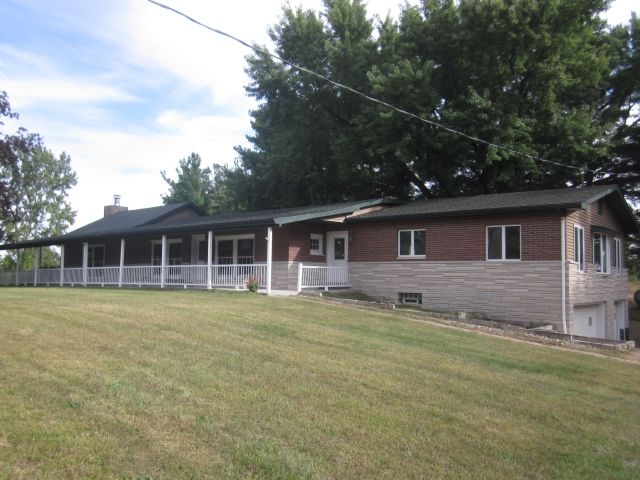 15453 W State Road 143, Medaryville, IN 47957