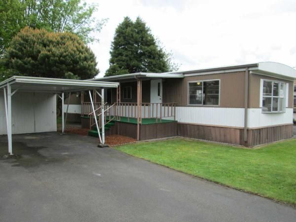 1096 Maple Dr, Enumclaw, WA 98022