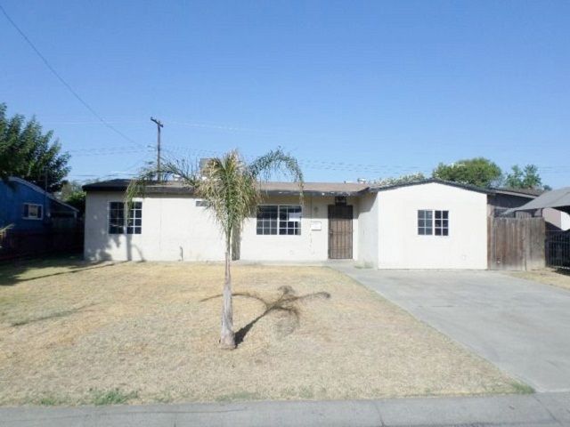 1649 N Elm Street, Visalia, CA 93291