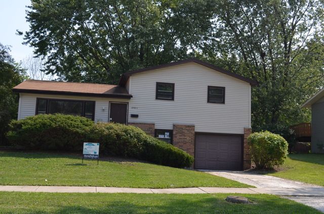 19011 Chestnut Ave, Country Club Hills, IL 60478