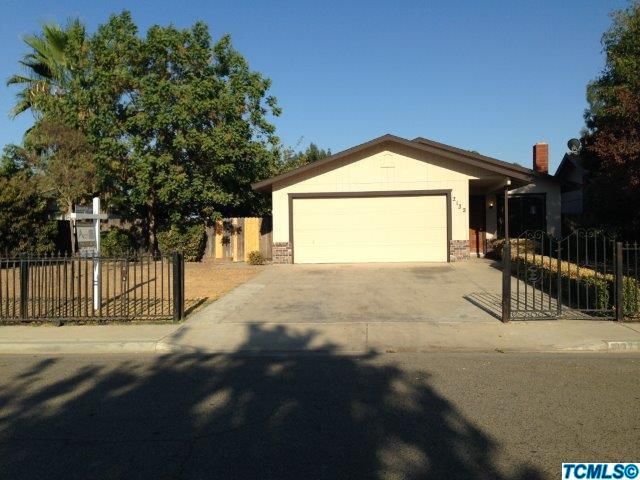 2132 N Turner St, Visalia, CA 93291