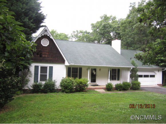 347 Park Knoll Dr, Horse Shoe, NC 28742