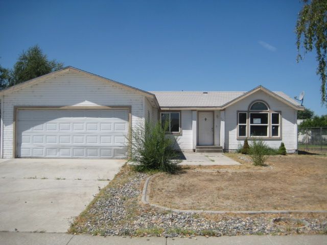 624 N Waldemar Avenue, Pasco, WA 99301