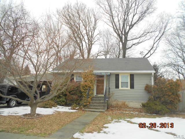 120 Tully Cir, Bridgeport, CT 06610