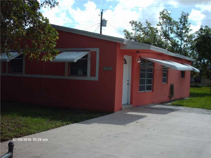 1311 N 72ND AV, Hollywood, FL 33024