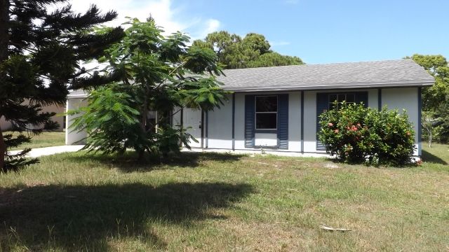 311 NE Solida Cir, Port Saint Lucie, FL 34983