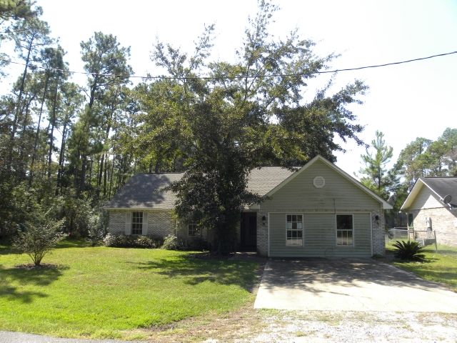 1301 Ash St, Ocean Springs, MS 39564