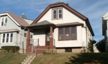 2932 S 16th St Milwaukee, WI 53215