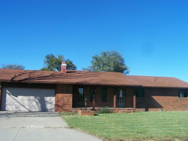 322 E Monroe St, Burrton, KS 67020