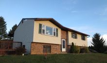 7796 Harbor Ln Slatington, PA 18080