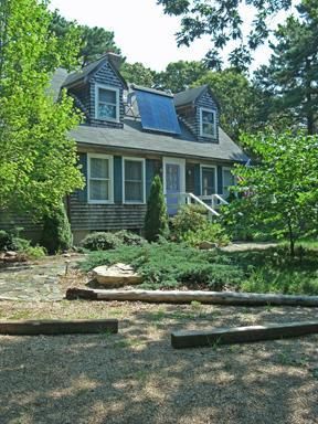 26 Pond View Dr, Oak Bluffs, MA 02557