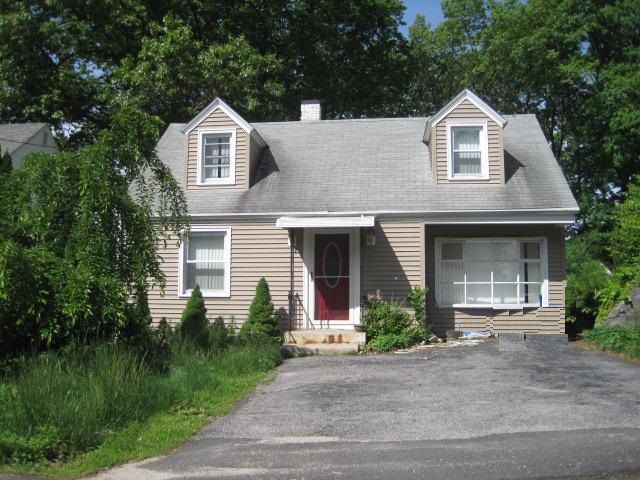 47 Bateswood Rd, Waterbury, CT 06706