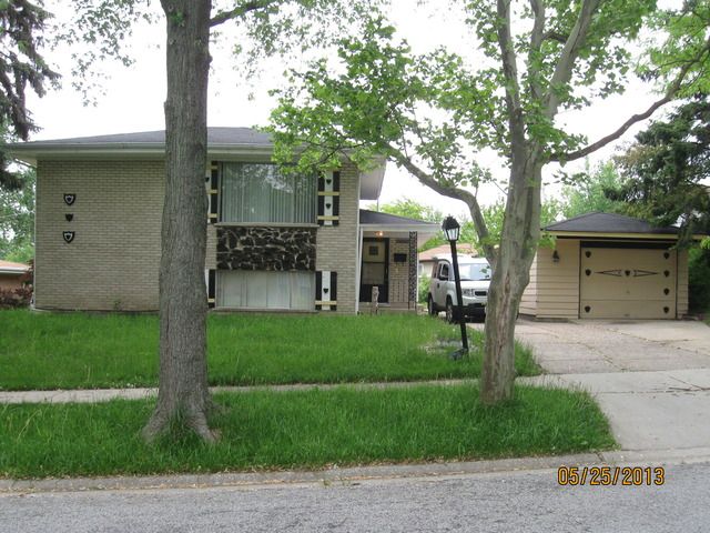 16405 George Dr, Oak Forest, IL 60452