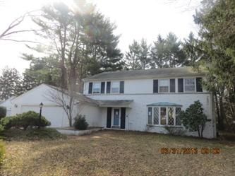 672 Namquid Dr, Warwick, RI 02888