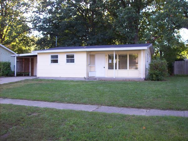 2427 Cimarron Dr, Kalamazoo, MI 49004