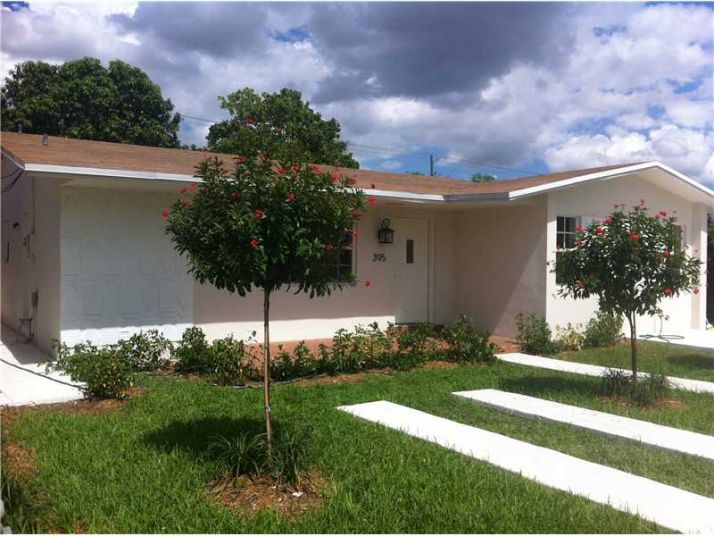 395 W 39 PL, Hialeah, FL 33012