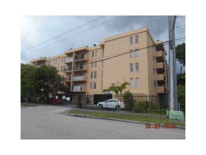 6950 W 6 AV # 205, Hialeah, FL 33014