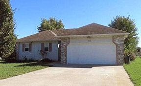 718 W. Pearl Drive, Bolivar, MO 65613