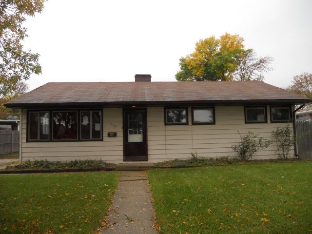 1330 Westmoreland Ave, Waukegan, IL 60085