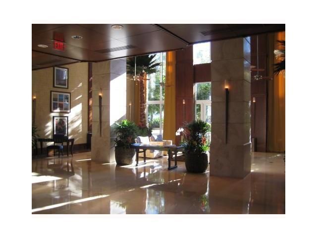 19501 W COUNTRY CLUB DR # 2505, Miami, FL 33180