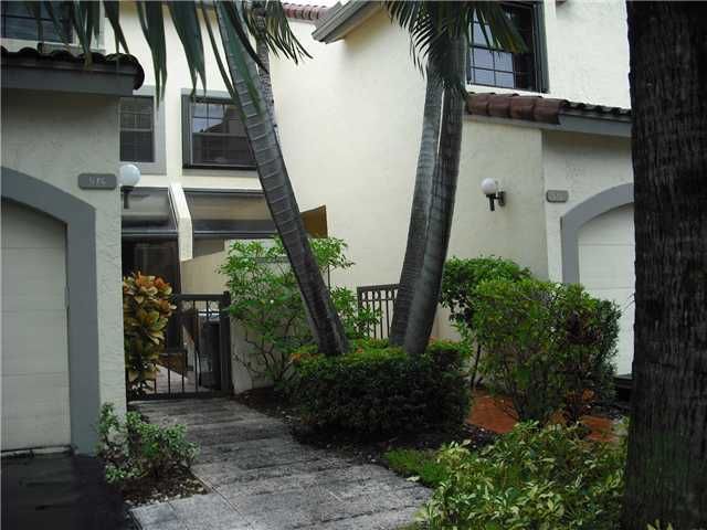 3540 MAGELLAN CR # 513, Miami, FL 33180